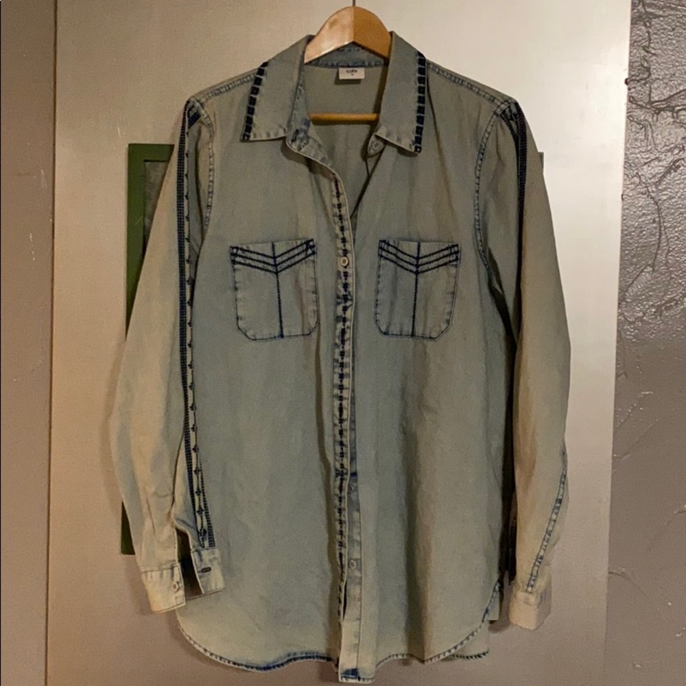 Faded chambray cabi shirt with navy embroidery